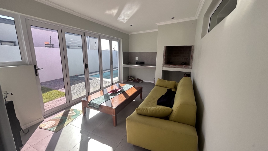 To Let 3 Bedroom Property for Rent in Sandown Western Cape